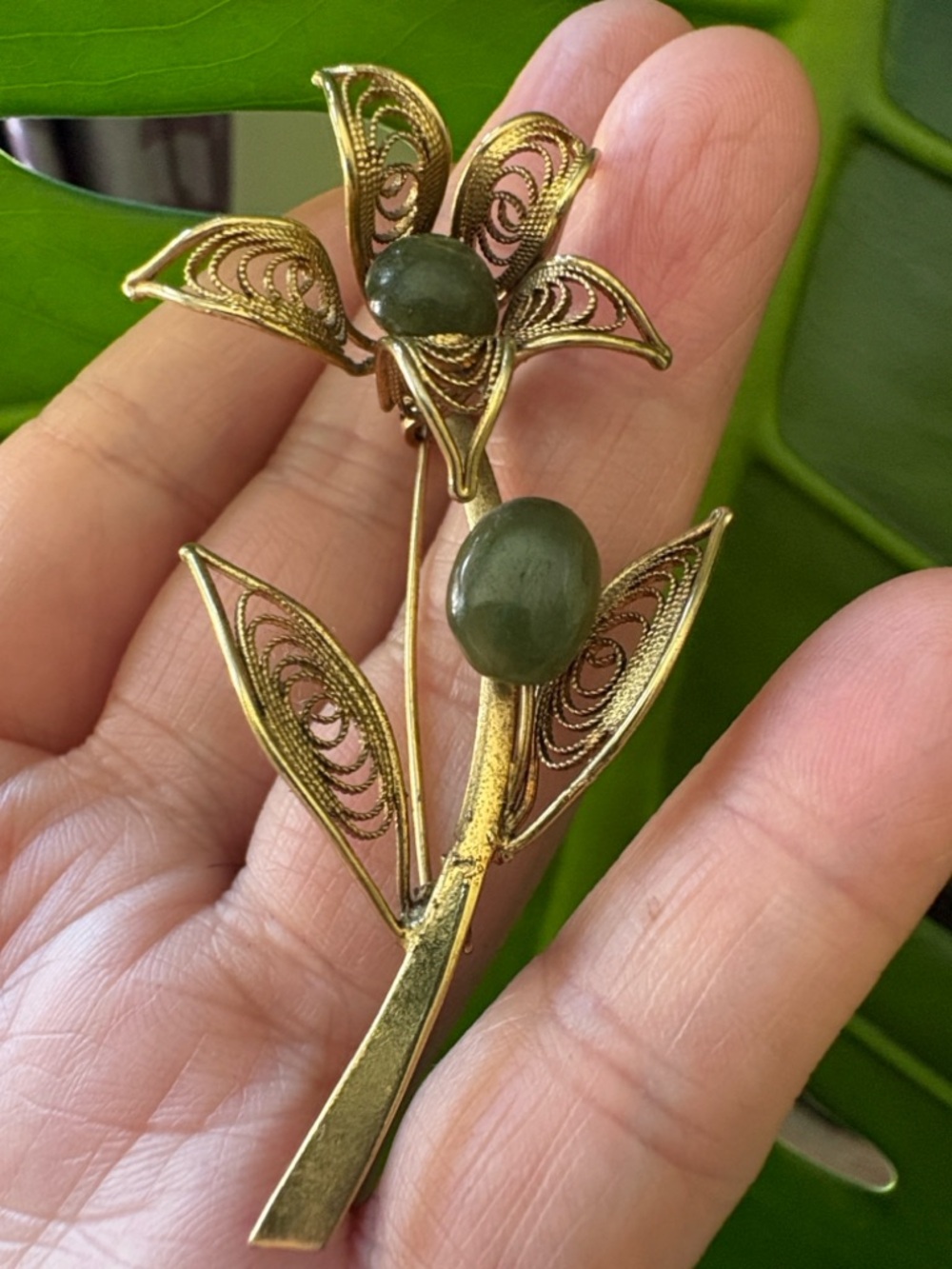 #127 Vintage Gold Filigree Flower Stem Brooch with Green Jade Cabochons